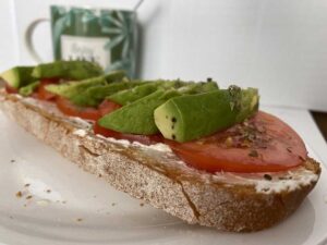 Tostada de aguacate