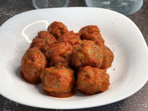 Albóndigas con salsa de tomate "de la yaya"