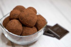 Bombones de cacao con 2 ingredientes
